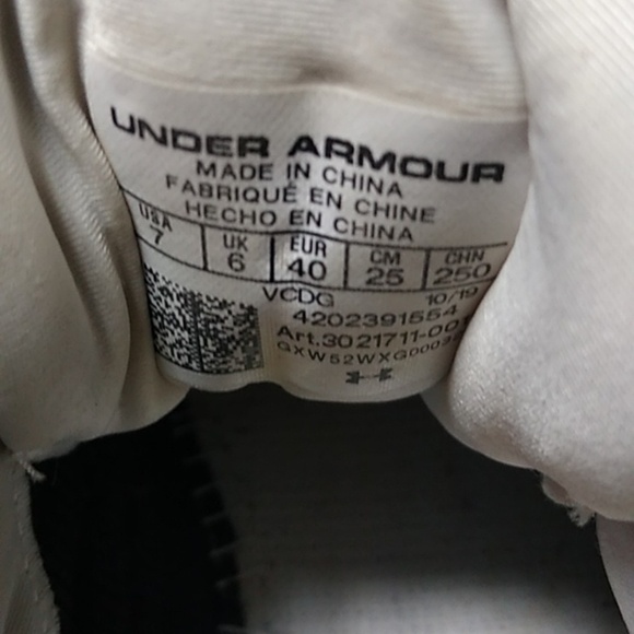 UNDER ARMOUR BASEBALL CLEATS, ATHLETIC SPORTS, LIGHTWEIGHT SHOES - Picture 5 of 9